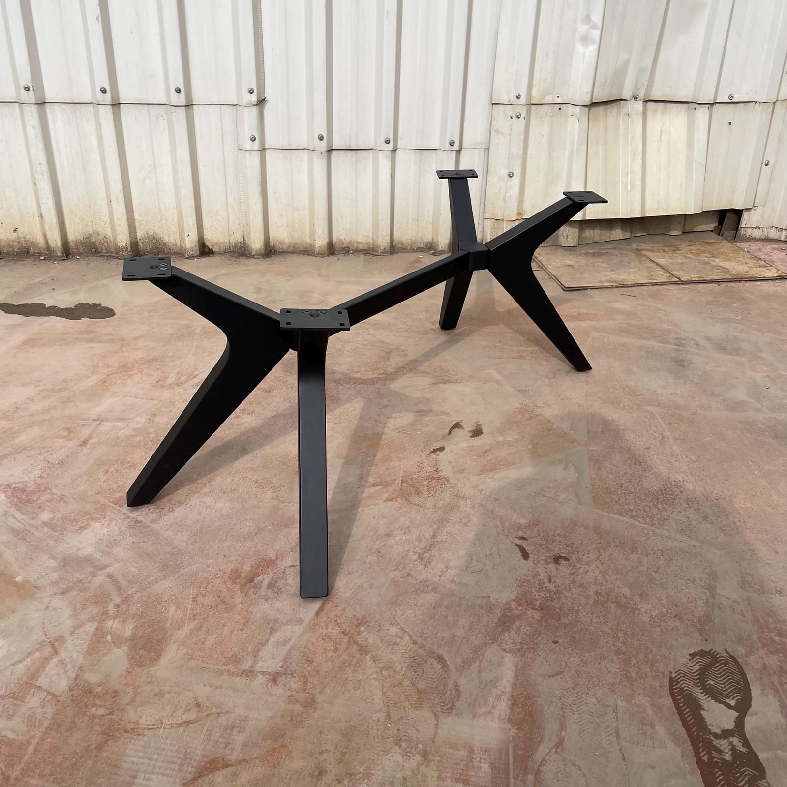 Bazë Tavoline Kafeje Spider, 40 cm · Modeli 2 – punim artizanal çeliku nga AR-TI Atelier – foto 7