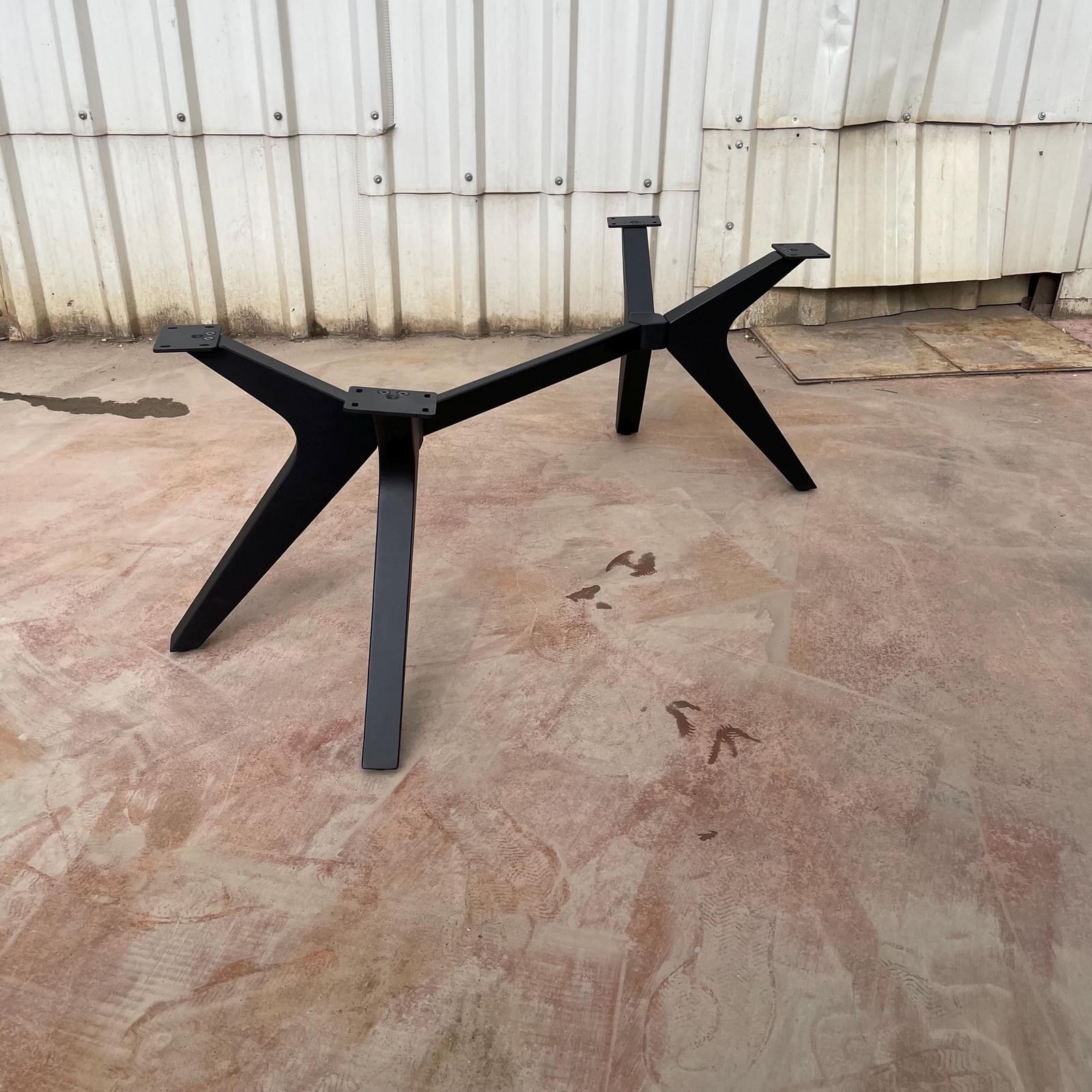 Bazë Tavoline Kafeje Spider, 40 cm · Modeli 2 – punim artizanal çeliku nga AR-TI Atelier – foto 9