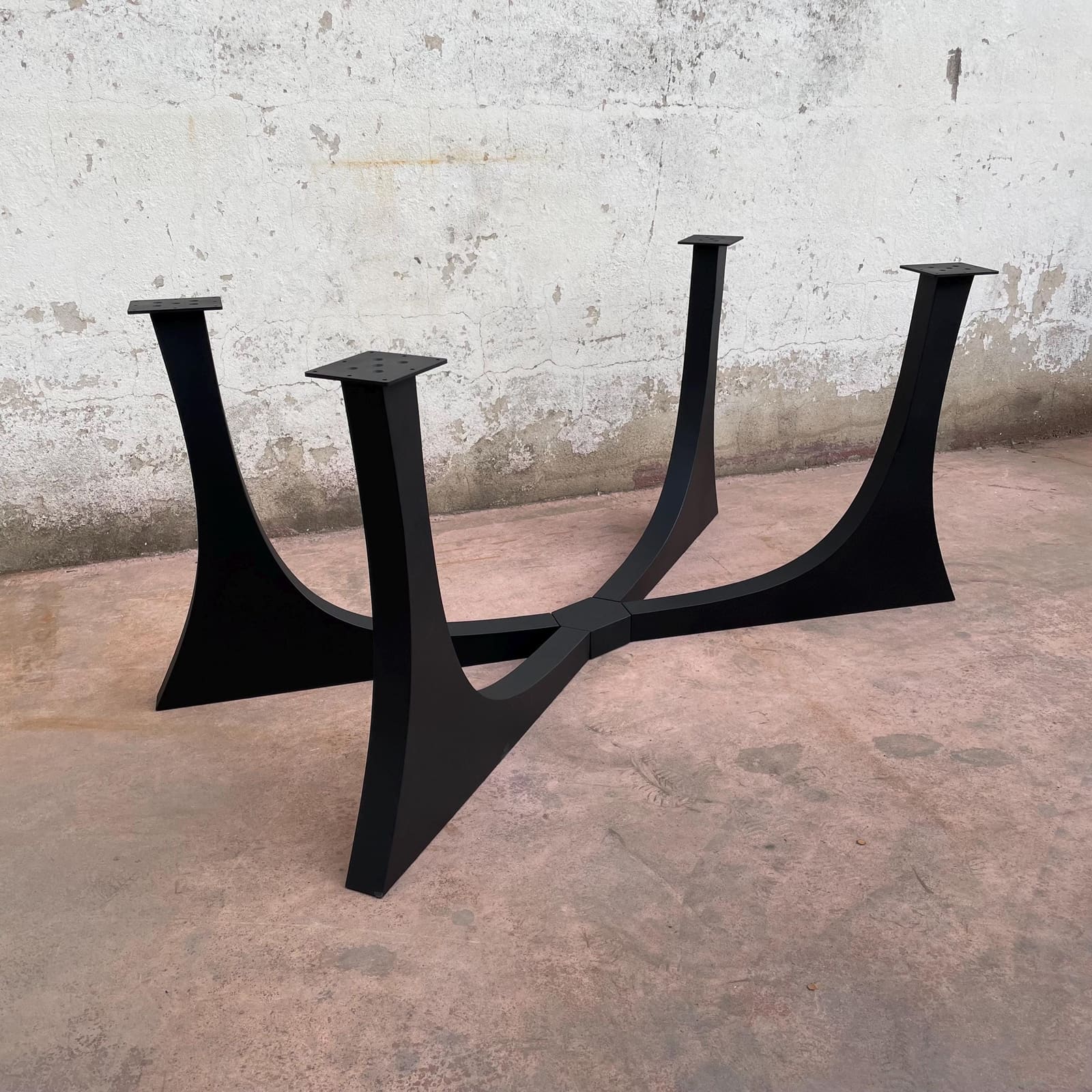 Bazë Tavoline Ngrënieje Moderne, 71 cm · Modeli 11 – punim artizanal çeliku nga AR-TI Atelier – foto 3