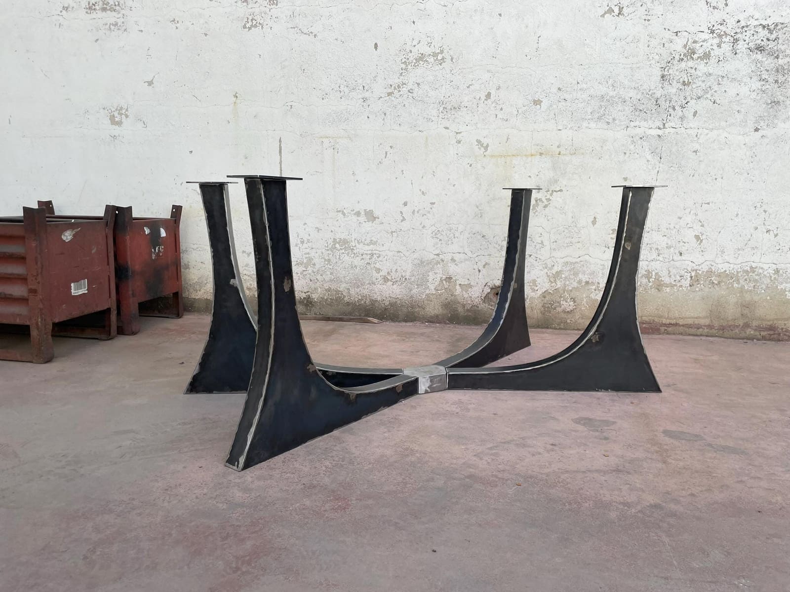 Bazë Tavoline Ngrënieje Moderne, 71 cm · Modeli 11 – punim artizanal çeliku nga AR-TI Atelier – foto 4