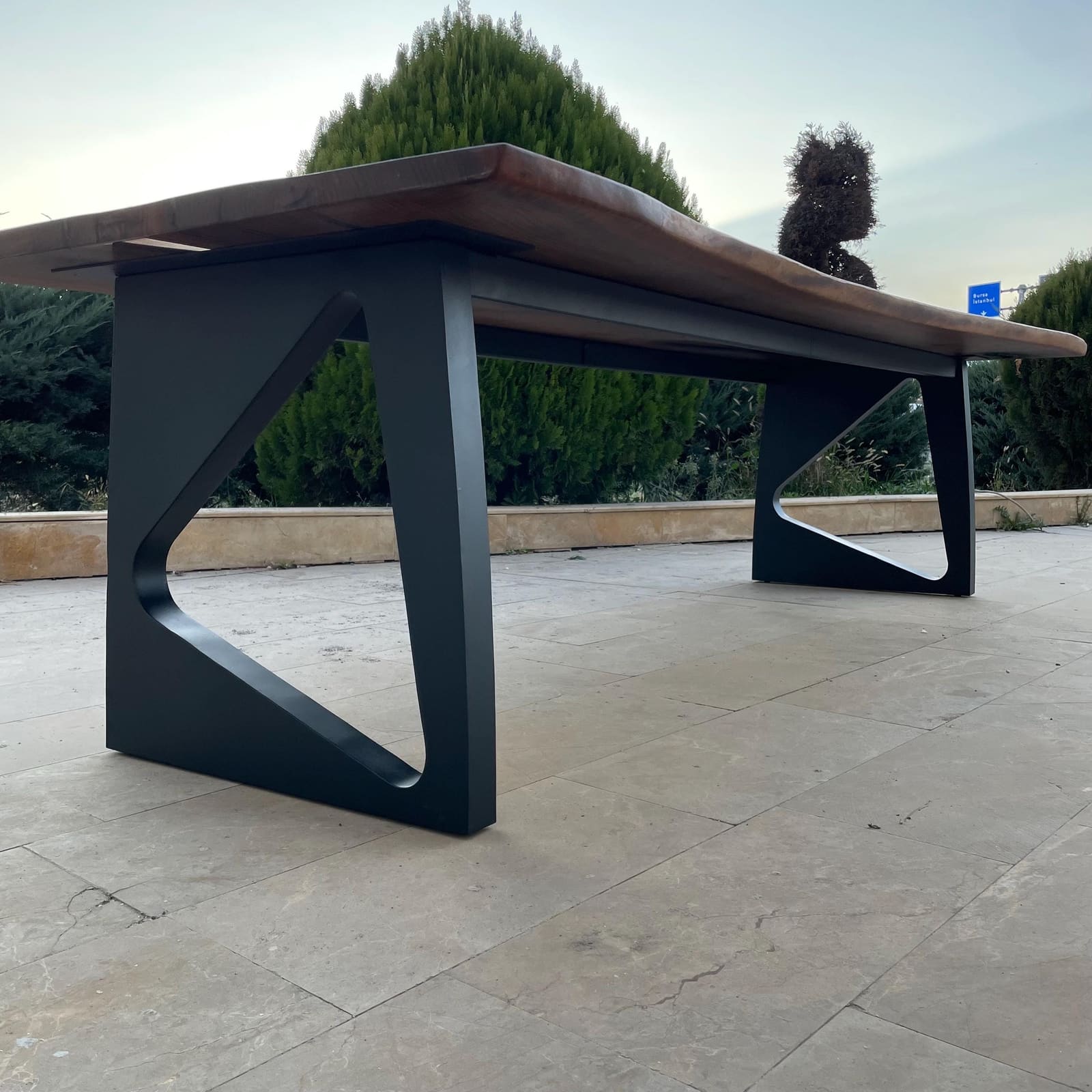 Bazë Tavoline Ngrënieje Moderne, 71 cm · Modeli 3 – punim artizanal çeliku nga AR-TI Atelier – foto 3