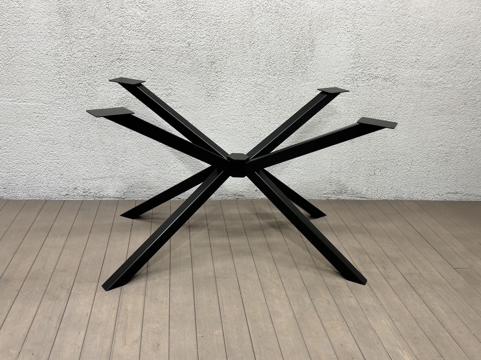 Bazë Tavoline Ngrënieje Spider · Modeli 2 – punim artizanal çeliku nga AR-TI Atelier – foto 3