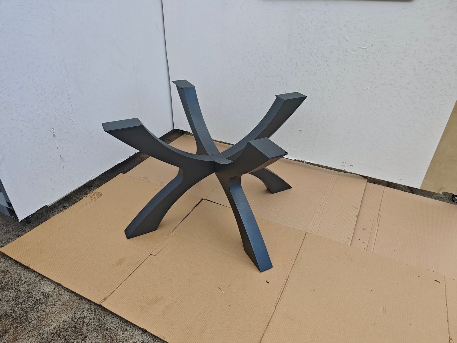 Bazë Tavoline Ngrënieje Spider (Set 2 Copë) – punim artizanal çeliku nga AR-TI Atelier – foto 2