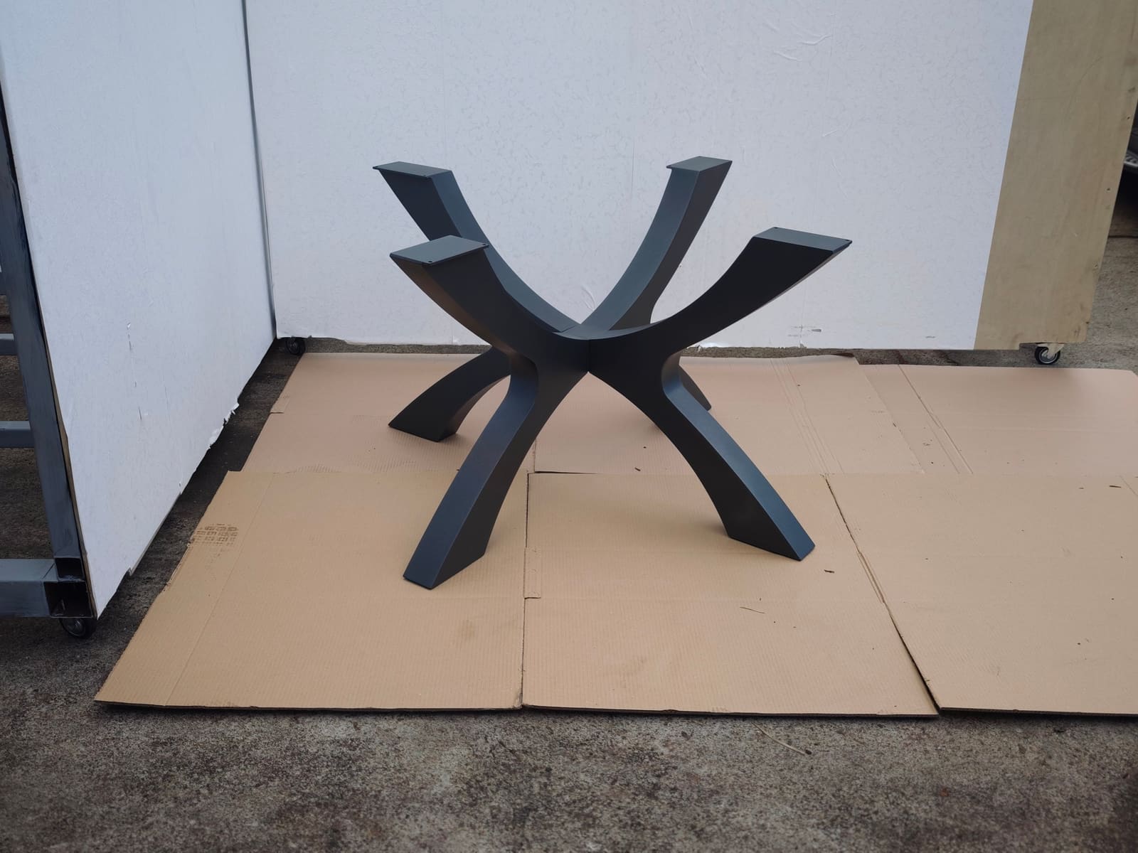 Bazë Tavoline Ngrënieje Spider (Set 2 Copë) – punim artizanal çeliku nga AR-TI Atelier – foto 8