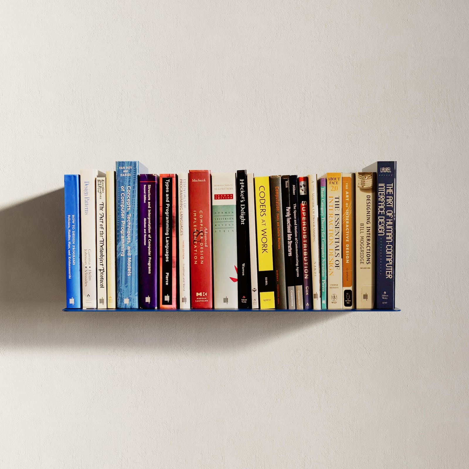 Raft Librash Mural Metalik Minimalist – punim artizanal çeliku nga AR-TI Atelier – foto 9